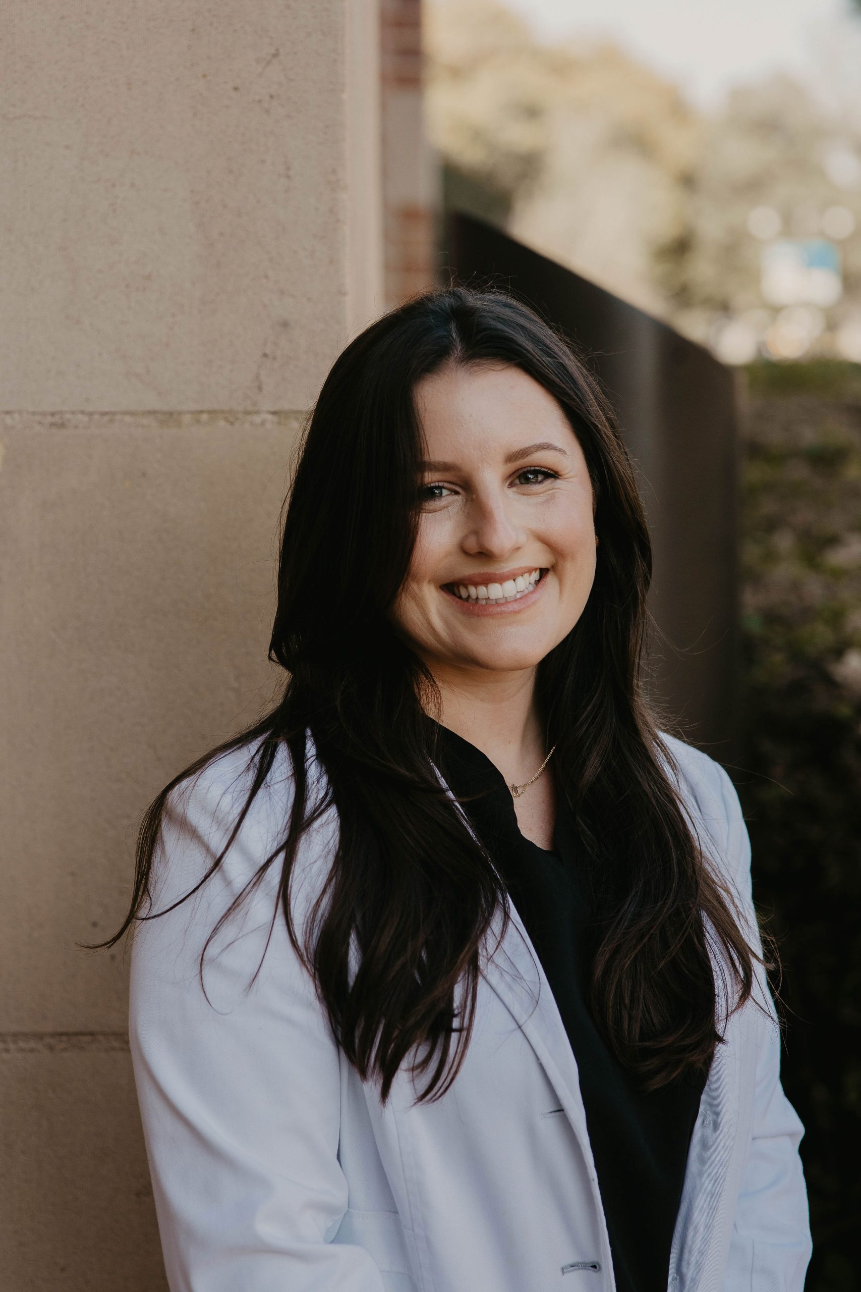 Portrait of Dr. Kaitlin Davis, a board certified pediatric dentist at Metropolitan Pediatric Dentistry